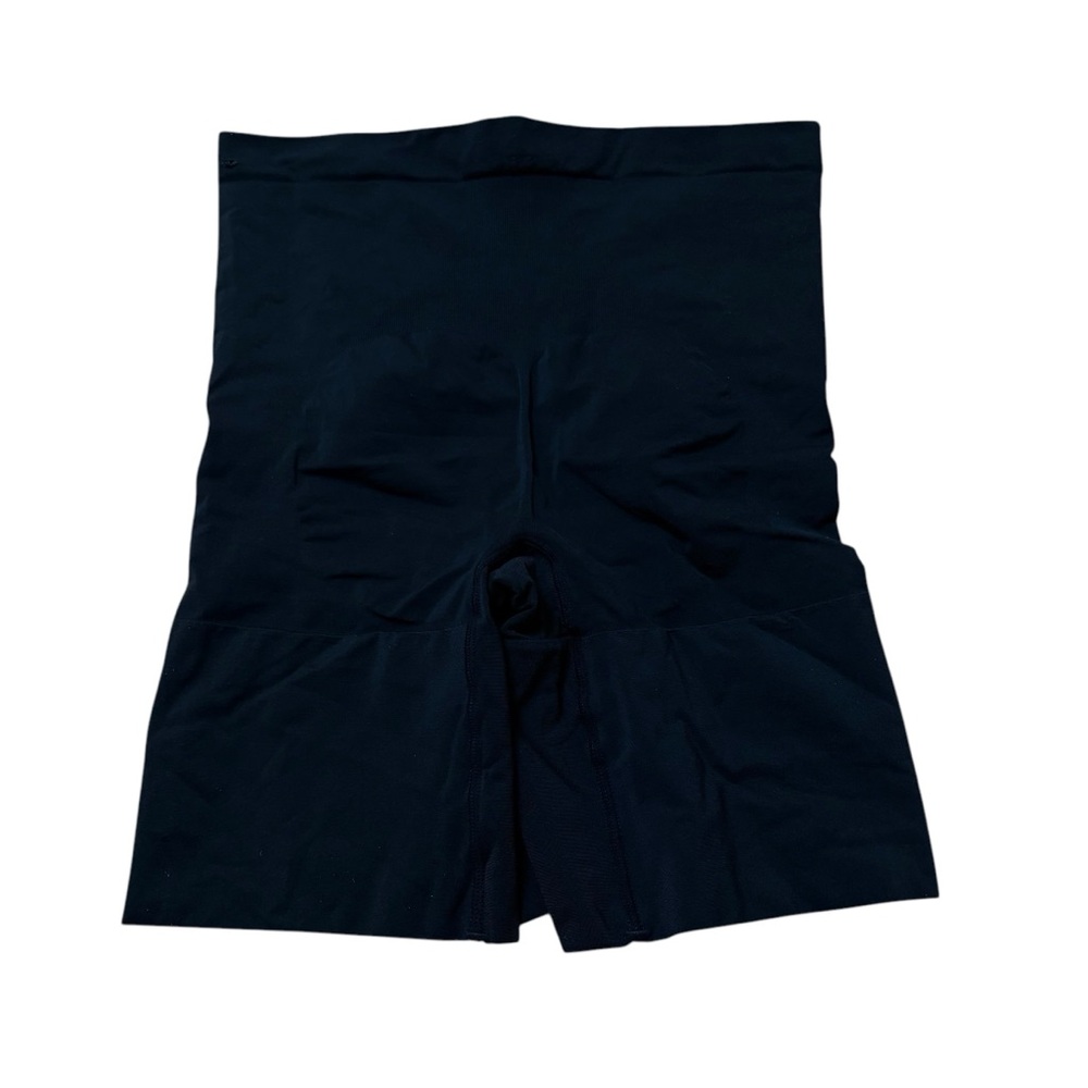Spanx Black 7" Shorts Size Large